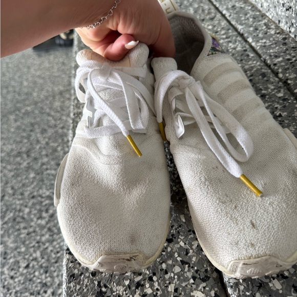 Adidas Womens White Sneakers with Snakeskin Accents - Picture 11 of 11